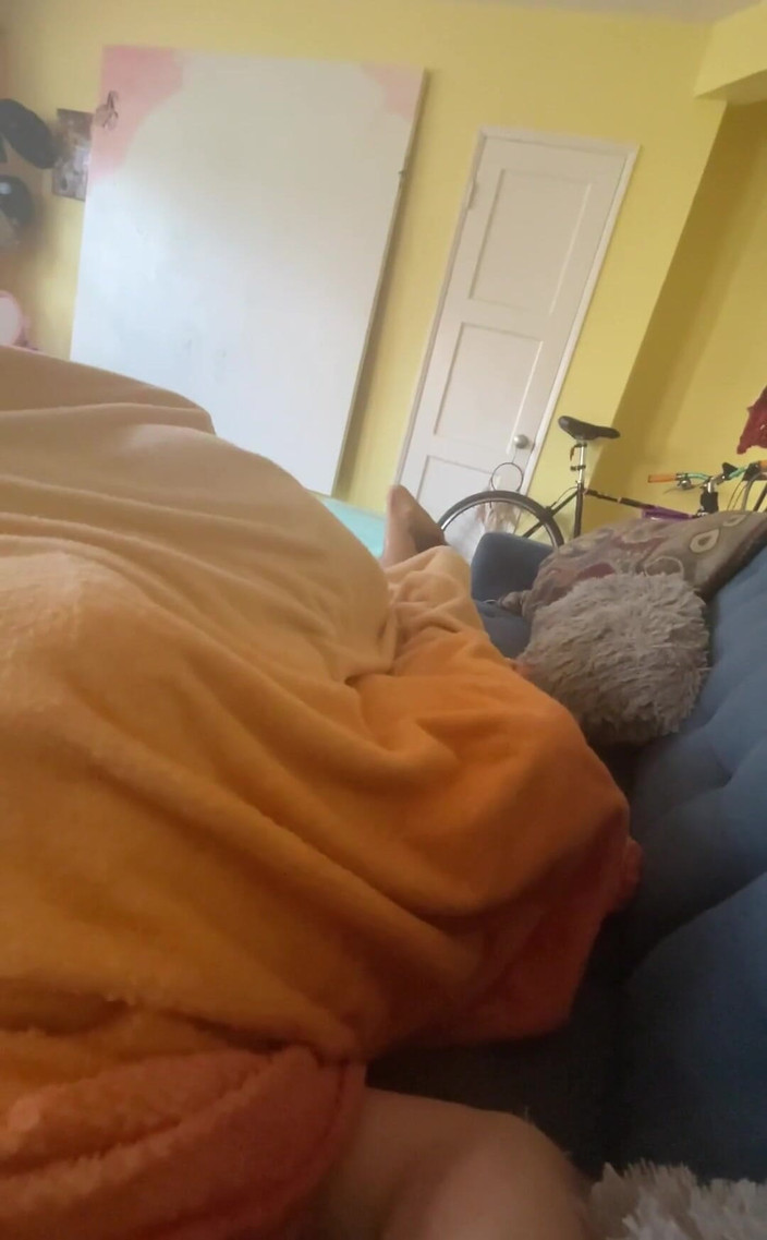 VibeWithMommy: Je to divné sledovat, jak se pár miluje?
