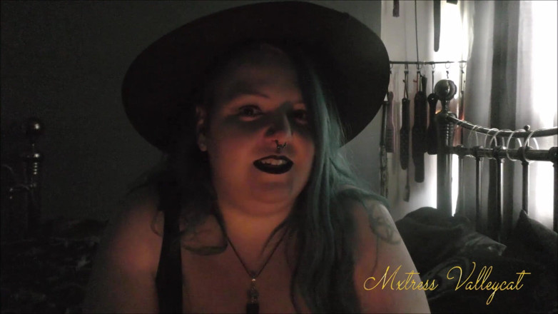 Mxtress Valleycat: Yule be femme too