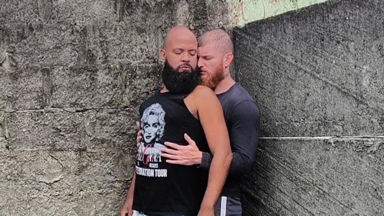 Tio Barbudo: Backyard Blowjob.