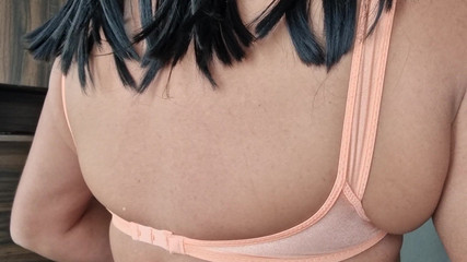 Only bras: Il mio piccolo reggiseno da allenamento senza coppe o imbottitura