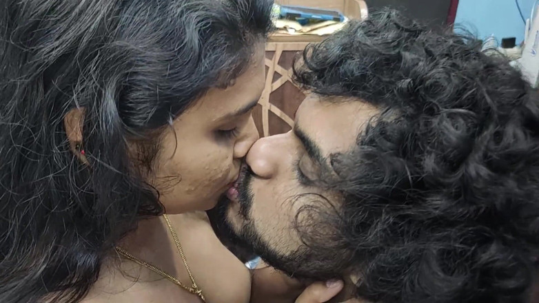 Vaigavarun45: Malayali Couple Hot Romance with Boobs Suck