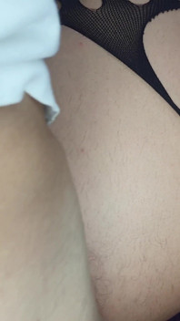 Un mec qui rêve de pute n’a pas la mauvaise porte. Énorme squirt avec baise de sperme