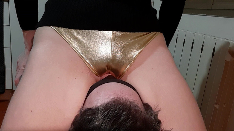goddess82: Blindfolded Slave Under My Pussy! 4K!
