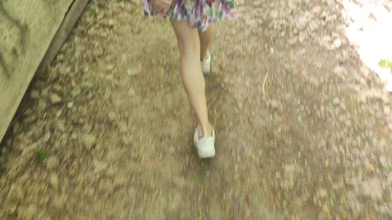 AnGelya G: Lifted Her Skirt at Outdoors and Sucked Park