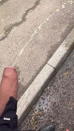Hot dick in your ass: Compilation di me che piscio cattivo nel parco