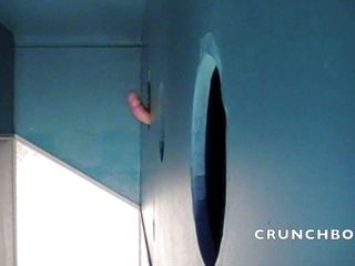 Crunch Boy: Grande coco para chupar em gloryholes e foder em banheiros