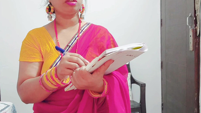 Hotty Jiya Sharmaa: 印度老师的阴户里有两根大鸡巴被狠操