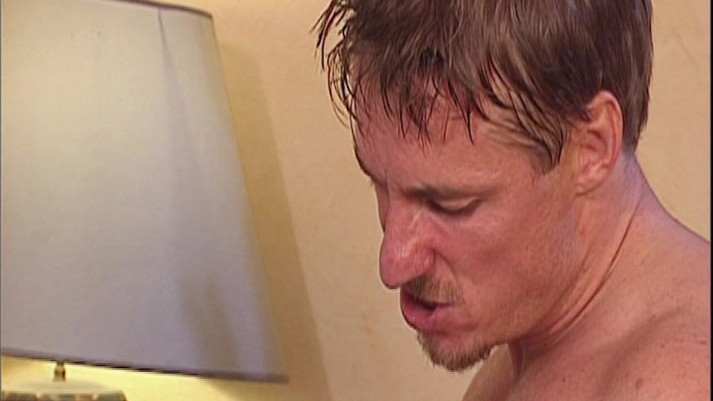 Erotic Club: Si jalang bersemangat memikat kote hitam besar berdenyut - ciuman lesbian...