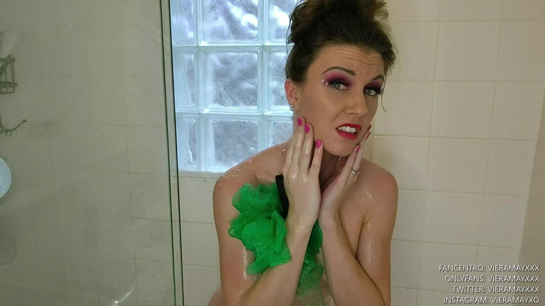 VieraMayXXX: Chica universitaria da instrucciones de paja en grupo de leche