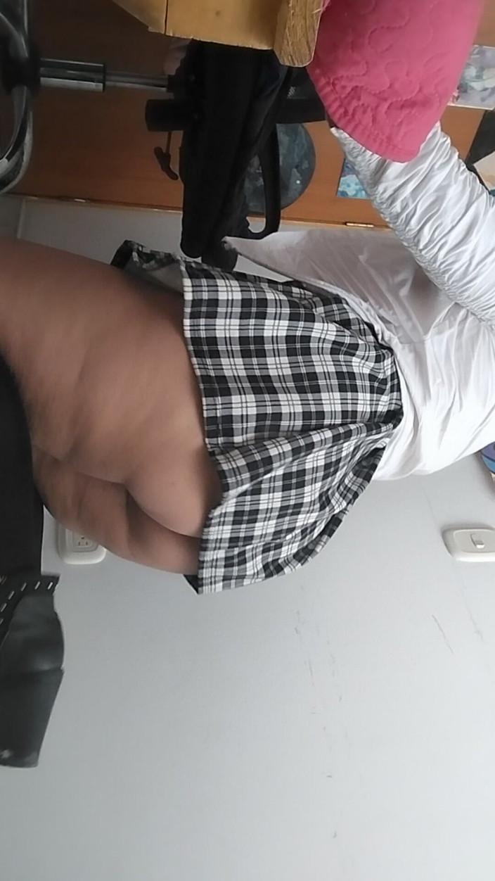 Nana Bela: Kurva moje kundička se zástrčkou na