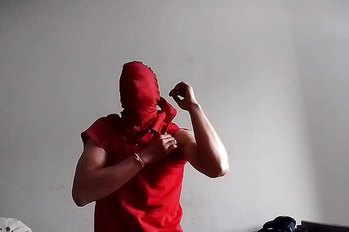 Gangbang straight: Svlékání a ukazování