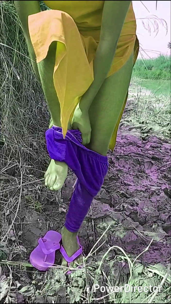 Seemadarling: India Deshi Village Girl Outdoor Pussy Fingering