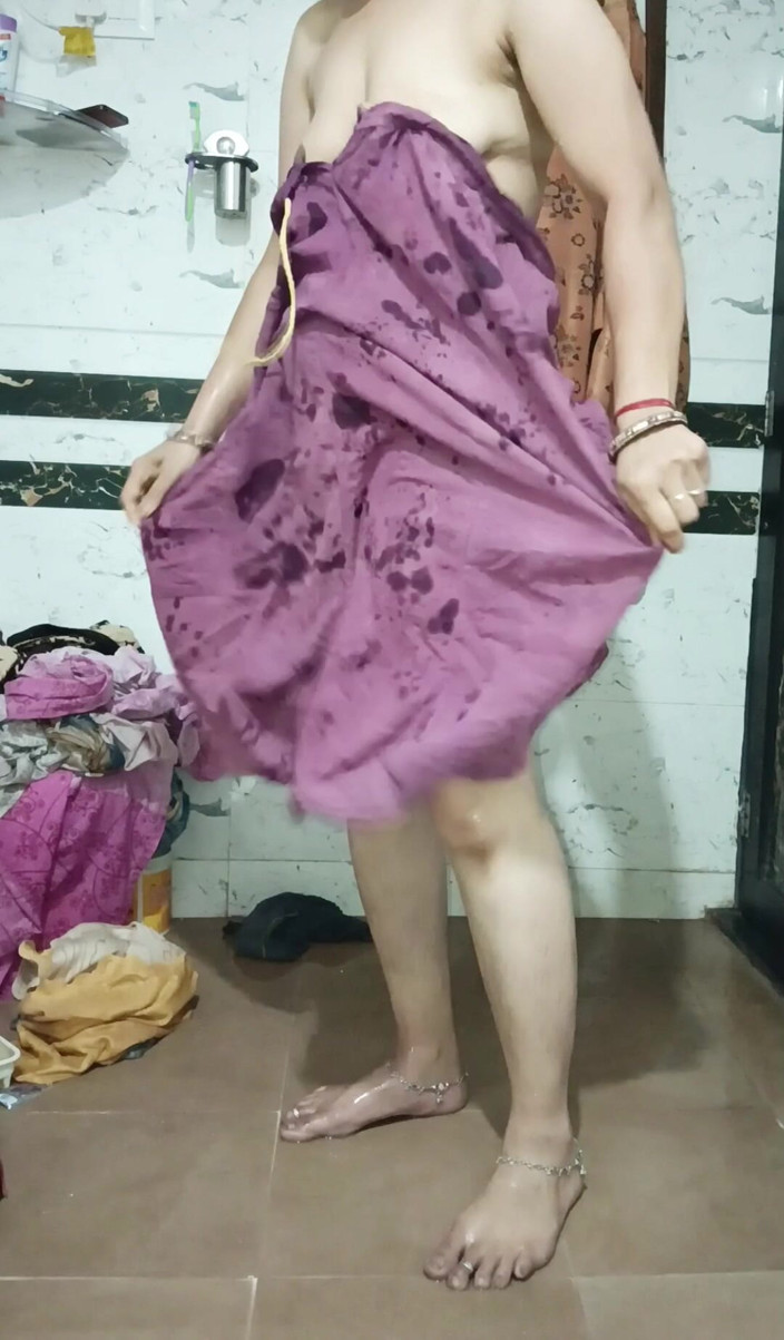 Priyahot77: Priya Bhabi Sexy Styl Body Show