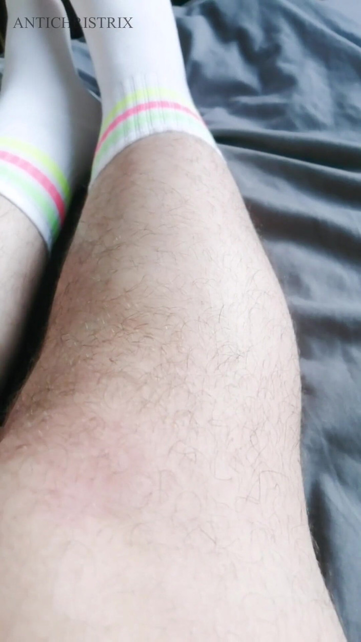 The Antichristrix: 全天然的腿挑逗毛茸茸的和性感的