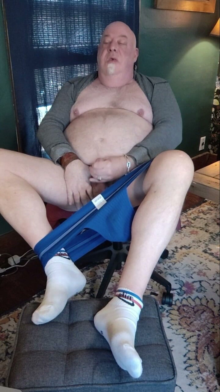 beardaddychub: Verbal Jerk on Webcam!