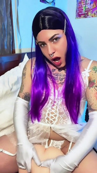 Emma Trans Che Scopa Un Giocattolo Anale E Viene in Un Sesso Anale Intenso