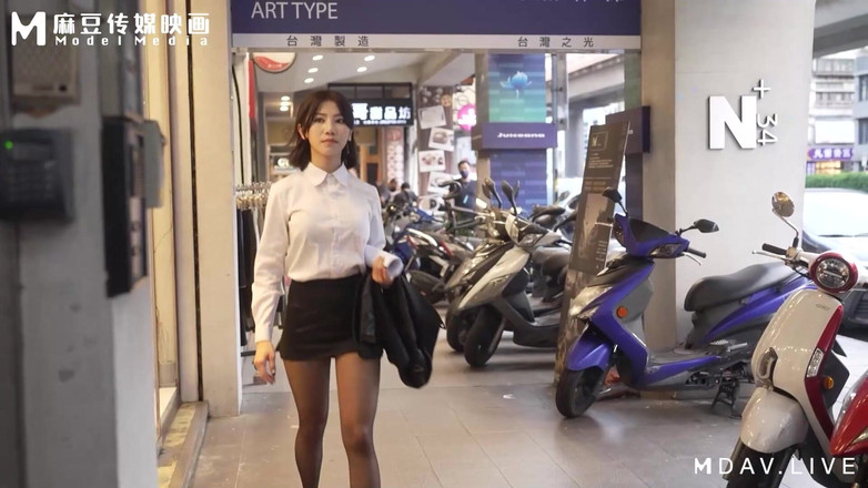 ModelMedia Asia: MD-0258 Rozwiązła podwładna, która uwielbia footjob i mięsne paluszki