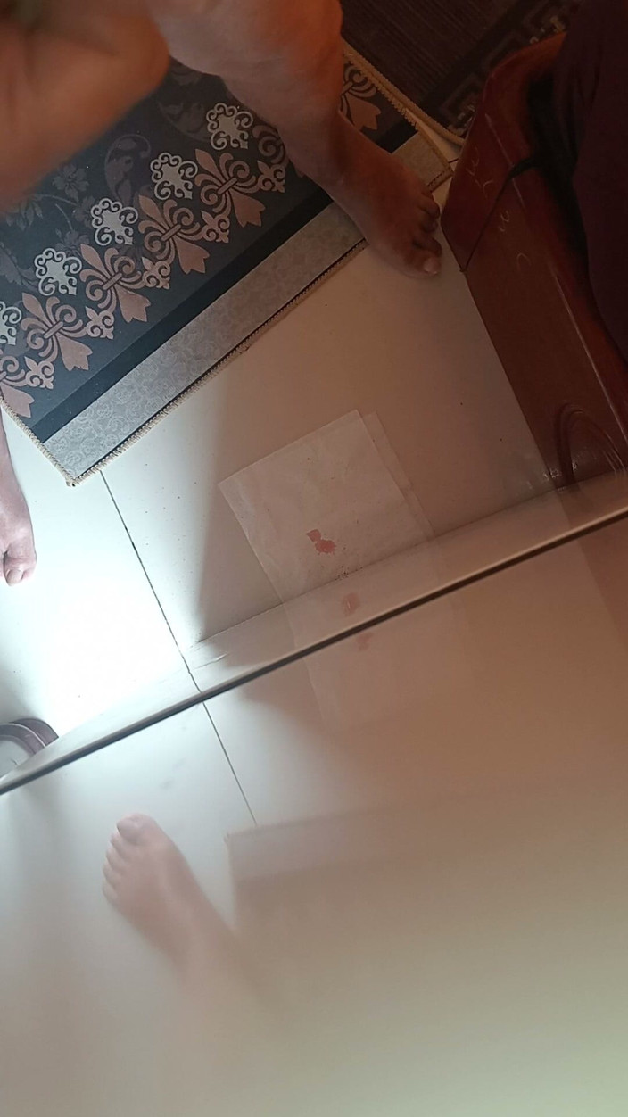 LoveCumInMouth: Cera de vela caliente en la polla