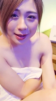 Lin Siyu dan kawan pergi untuk menunggang ke hotel di mana mereka mengongkek semua petang