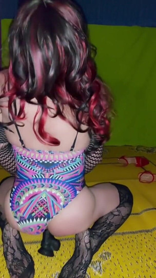 Lizzaali: Călărire cu vibrator nou în costum de baie