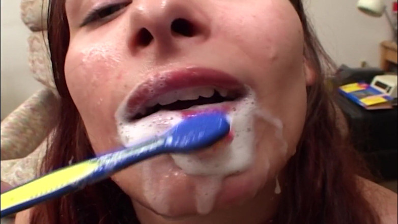 Flash Model Amateurs: สาวนมยักษ์อร่อยโดนพ่นน้ำแตกใส่ปากหลายรอบ