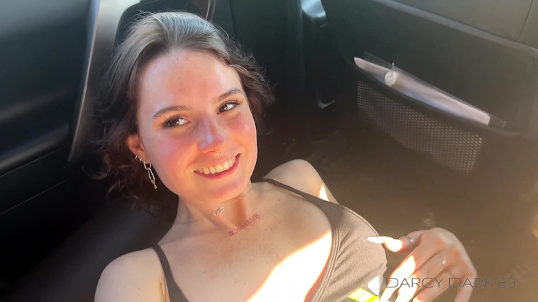 Darcy Dark: Sex într-un taxi din oraș cu un străin