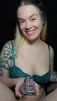 Piggy Sets Tit Fuck Edge Record - 12 Krawędzi w 10 minut!