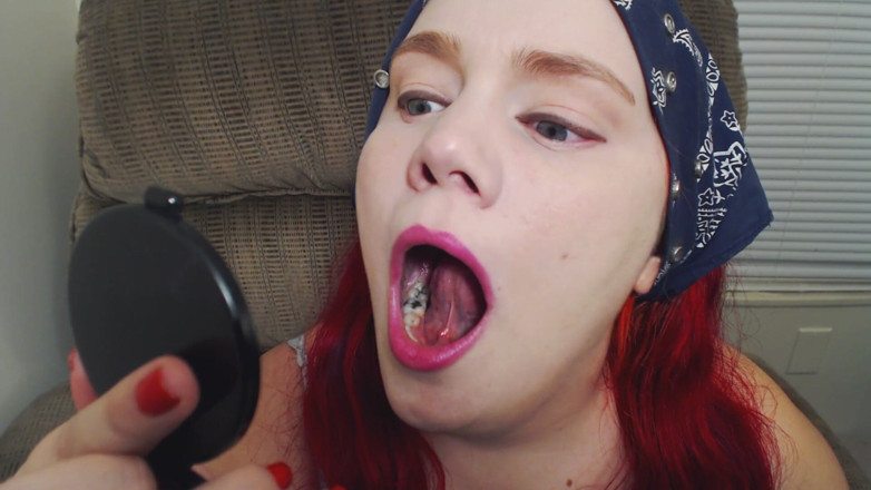 Scarlet Vixen: Fetiche por dentes da boca com espelho