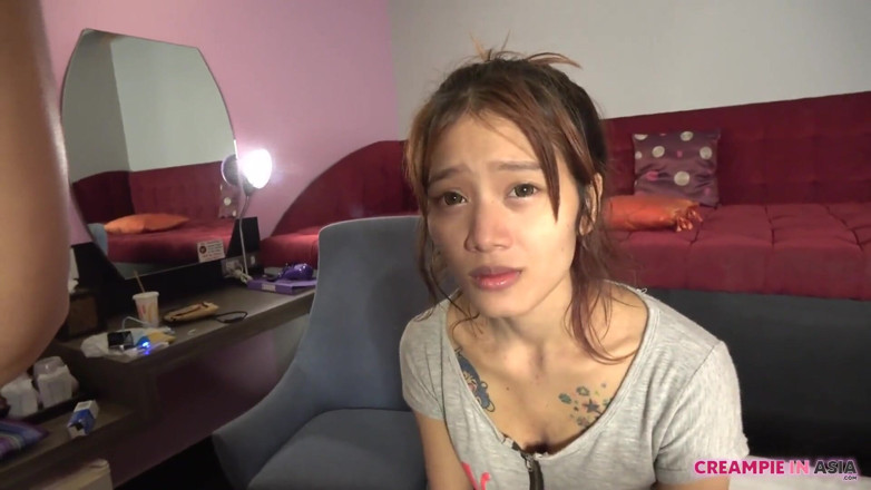 Creampie In Asia: Туга кицька була занадто маленькою