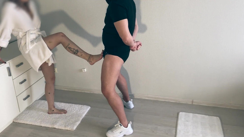 Amateur_fetish: Teen ballbusting 1 | angle 2