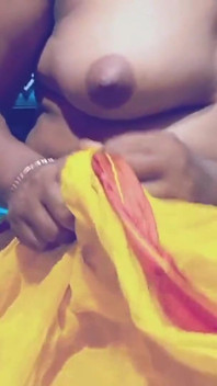Wanita India Memakai Sari