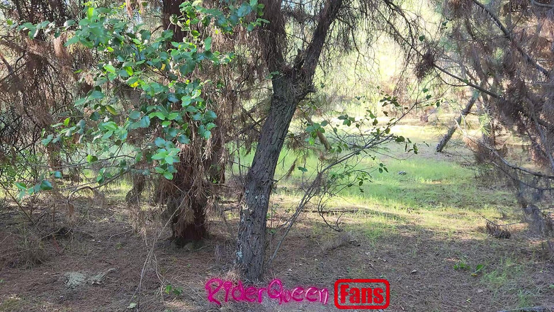 Riderqueen BBW Step Mom Latina Ebony: Riderqueen独自在户外