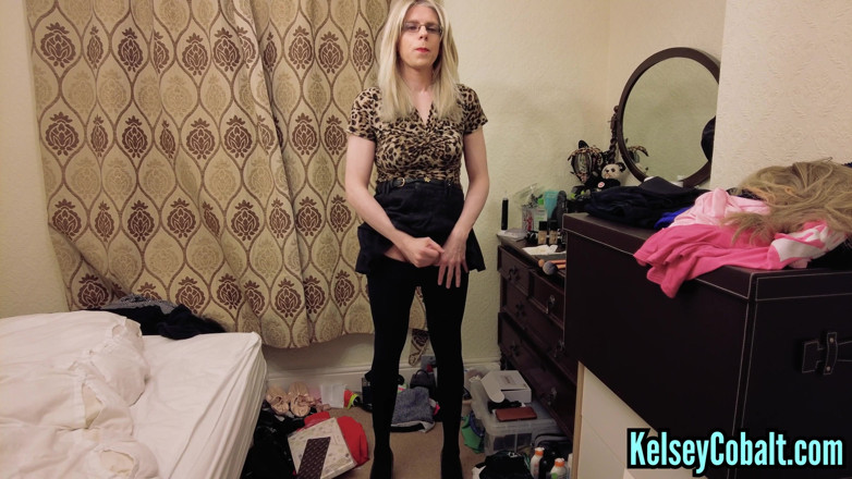 KelseyCobalt: mere bedroom men apaaradarshi chaddi aur viry
