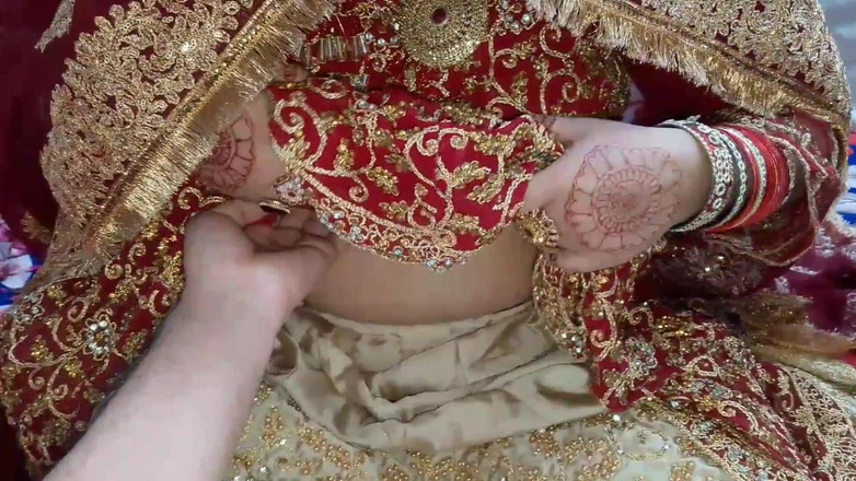 QueenbeautyQB: 印度妻子和丈夫的第一夜性爱 suhagraat