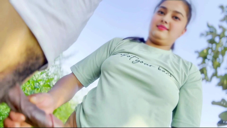 Fuckkkker: Desi village ragazza scopa all'aperto con il suo ragazzo, nella...