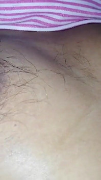 쪼이는 보지 따먹기 후 편안한 몸매 보여줘