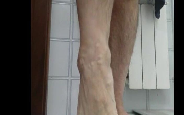 gyordy: Watch My Feet