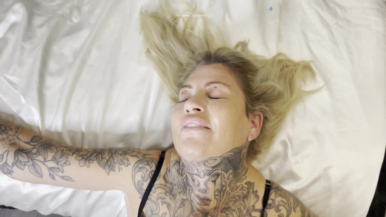 MattyFacial: POV kouření šukání a masivní výstřik na obličej - Filthy Emma