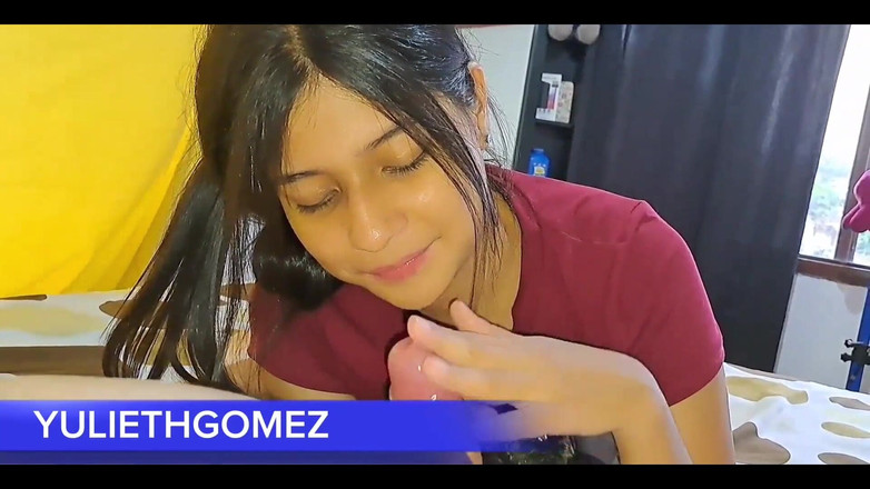 Yulieth Gomez: 孤独な継母があなたをベッドシェアに誘う (カセロ・レアル)