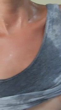 젖탱이를 핥는 겸둥이 십대
