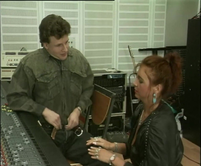 Vintage Climax: 熟女クソ彼女の従業員にスタジオ