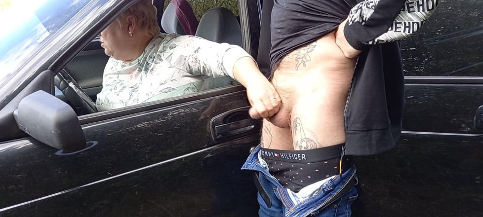 Zona901: Milf matura seduta in macchina pubblica si masturba il mio...