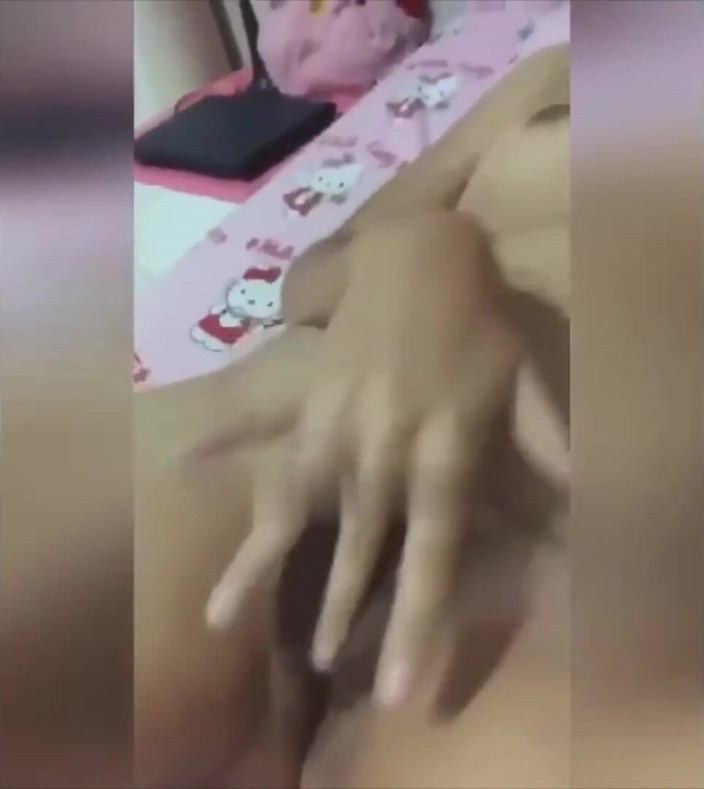 HottiePinayChic: Pinay awek seksi bermain dan mengusik