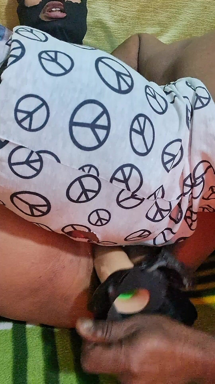 Johnwick6614: 私も大きなディルドをマンコに入れながら、義兄のチンポをしゃぶりながら楽しんだ。