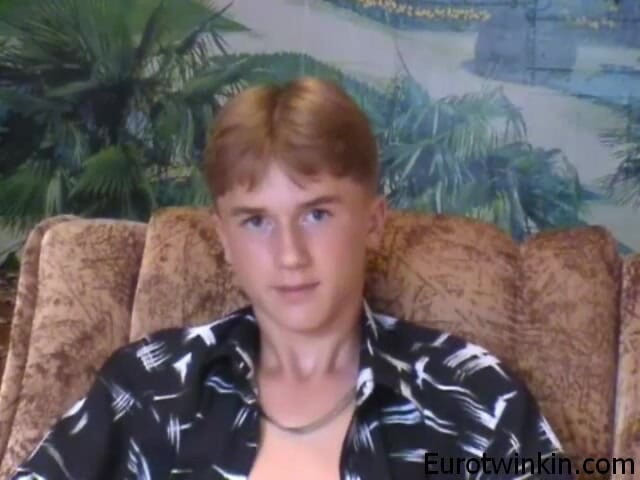 Euro boy xxx: Andrey Blows His Hot Creamy Load