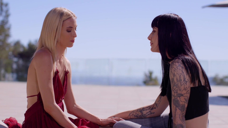 SweetheartVideo: Strap It On