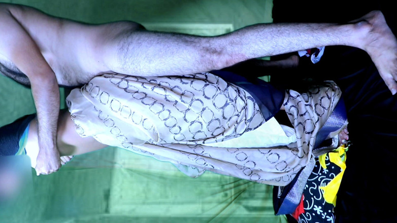 Rakul008: Istri teman mengobrol. Dia hidup sendirian lama dan dia butuh...