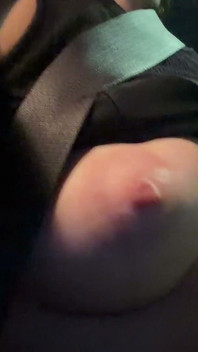 Eine fahrt nach dem college endete mit einem öffentlichen riskanten handjob