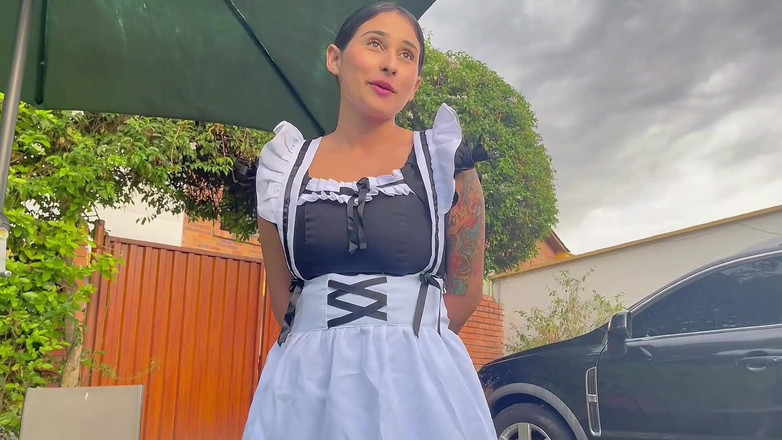 Jenifer Play: La criada quiere chupar la polla del jefe - jeniferplay xxx...