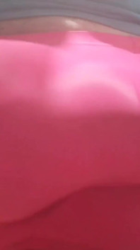 Evde pembe şişkin yürüyüş